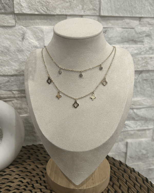 Collier double doré zoomé
