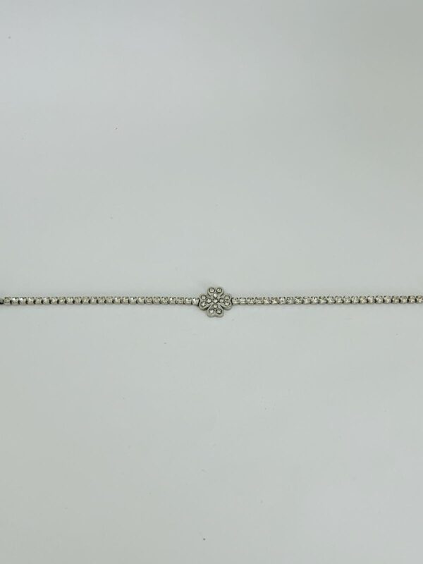 Bracelet argenté trèfle pavé de strass - éclat porte-bonheur