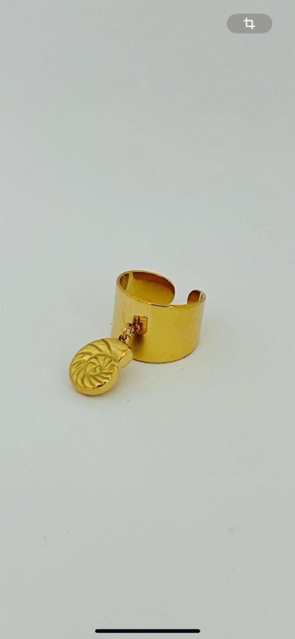 Bague Coquillage Doré en Acier Inoxydable – Image 3