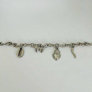 Bracelet chaîne argentée à charms symboliques