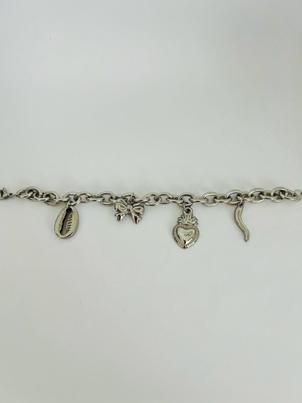 Bracelet chaîne argentée à charms symboliques