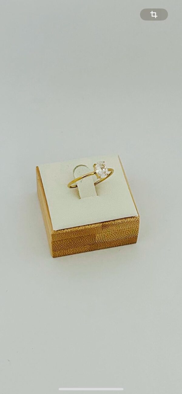 Bague Minimaliste Cristal Ovale en Acier Inoxydable Doré