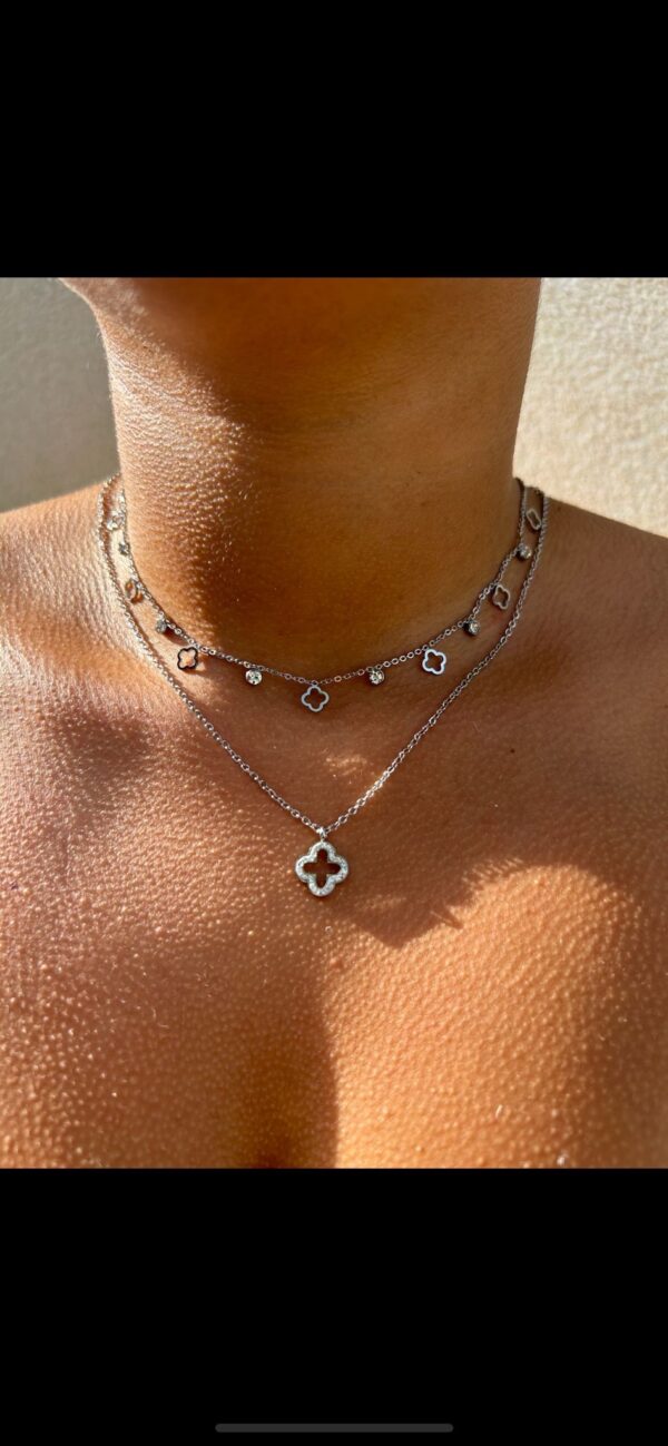 Collier “Trèfle Éclatant” en acier inoxydable argenté – Image 3