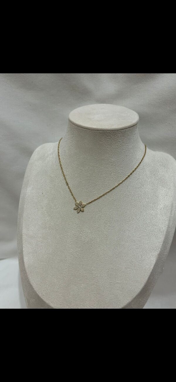 Collier “Fleur Étoilée” – Acier inoxydable doré – Image 4