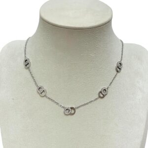 Collier argenté maillons entrelacés