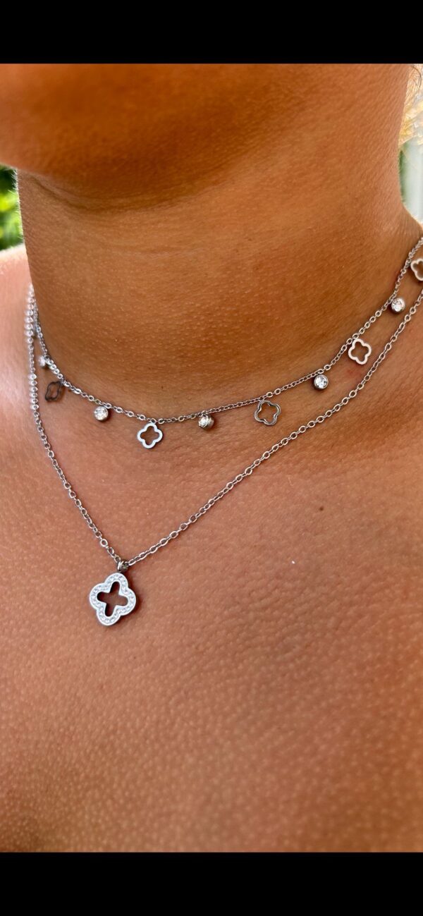 Collier “Trèfle Éclatant” en acier inoxydable argenté – Image 2